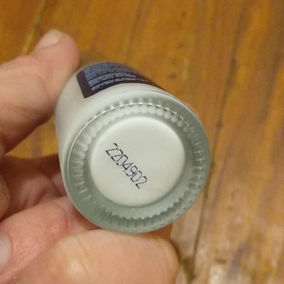 Ssence skin serum  with avdavance formula anti ageing plus moisturizing nwob - Picture 5 of 5